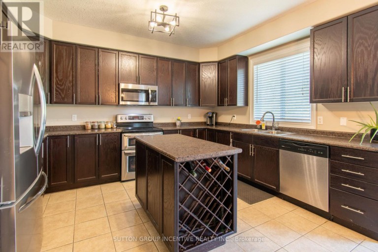 18 GRAIHAWK DRIVE, Barrie (Ardagh), Ontario, L4N6G4