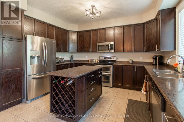 18 GRAIHAWK DRIVE, Barrie (Ardagh), Ontario, L4N6G4