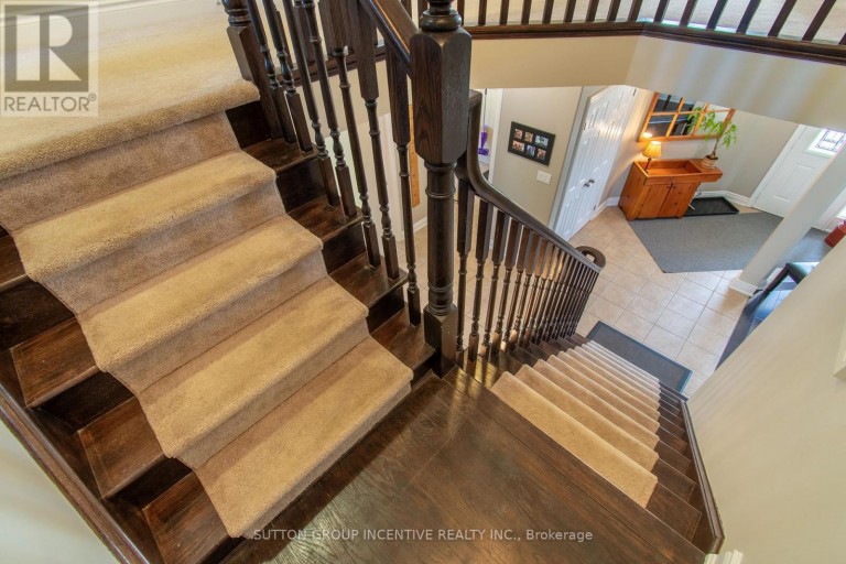 18 GRAIHAWK DRIVE, Barrie (Ardagh), Ontario, L4N6G4