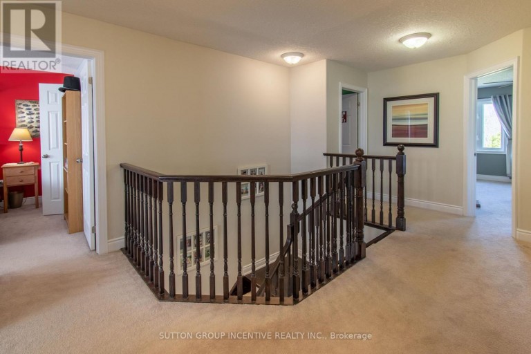 18 GRAIHAWK DRIVE, Barrie (Ardagh), Ontario, L4N6G4