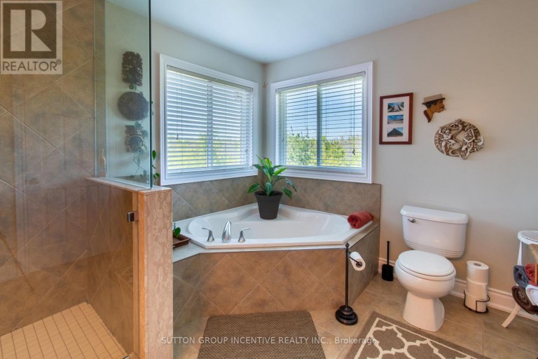 18 GRAIHAWK DRIVE, Barrie (Ardagh), Ontario, L4N6G4