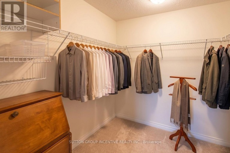 18 GRAIHAWK DRIVE, Barrie (Ardagh), Ontario, L4N6G4