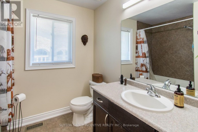 18 GRAIHAWK DRIVE, Barrie (Ardagh), Ontario, L4N6G4