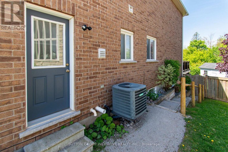 18 GRAIHAWK DRIVE, Barrie (Ardagh), Ontario, L4N6G4
