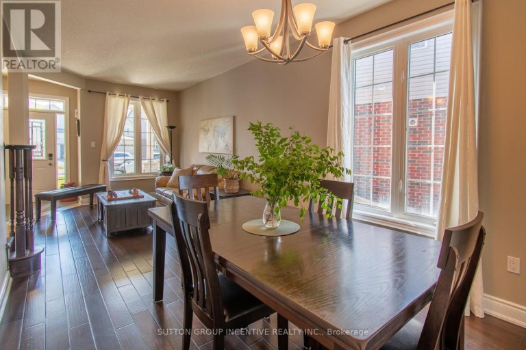 18 GRAIHAWK DRIVE, Barrie (Ardagh), Ontario, L4N6G4