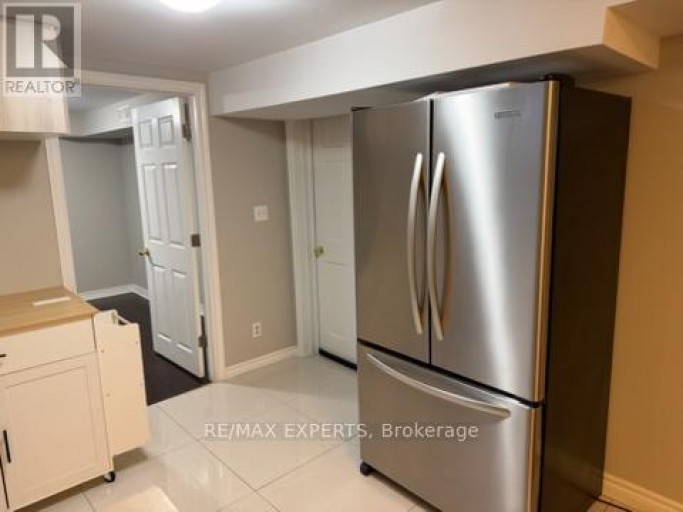 182 TIMBER LANE, Vaughan (East Woodbridge), Ontario, L4L3J9