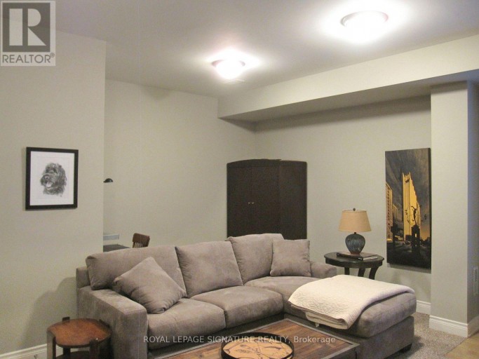 18B ALGOMA STREET, Toronto (Mimico), Ontario, M8Y1C3