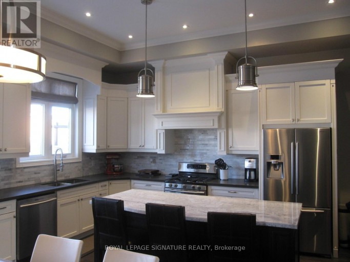 18B ALGOMA STREET, Toronto (Mimico), Ontario, M8Y1C3