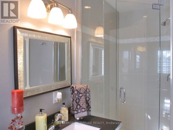 18B ALGOMA STREET Toronto (Mimico) Ontario photo 23