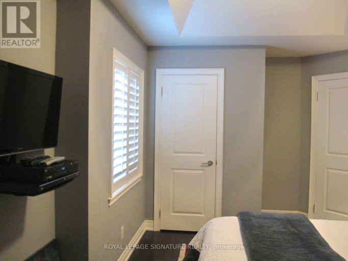 18B ALGOMA STREET, Toronto (Mimico), Ontario, M8Y1C3
