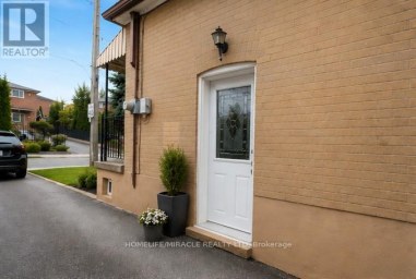 50 HAVERSON BOULEVARD Toronto (Keelesdale-Eglinton West) Ontario photo 2
