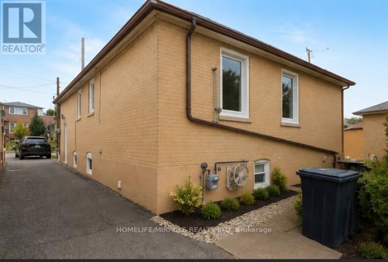 50 HAVERSON BOULEVARD, Toronto (Keelesdale-Eglinton West), Ontario, M6M3J6