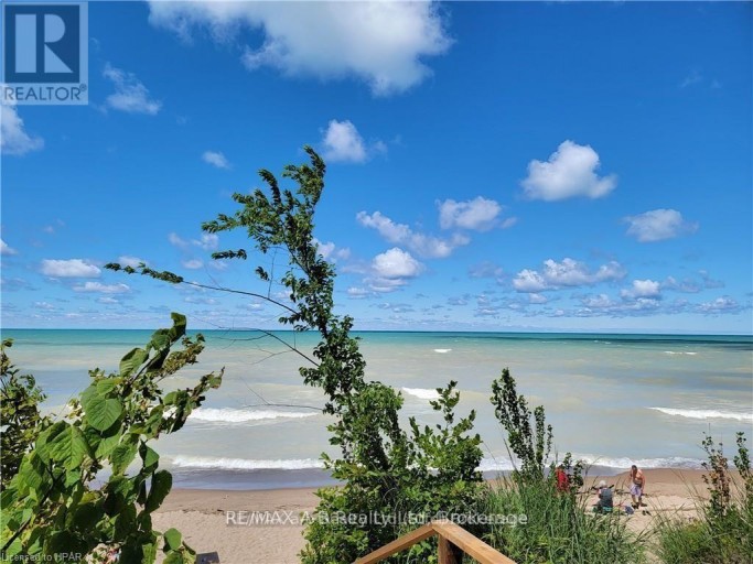 74730 ELM CRESCENT, Bluewater (Stanley), Ontario, N0M1G0