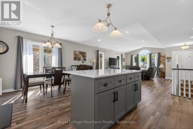 86 HURON STREET W South Huron (Exeter) Ontario photo 12