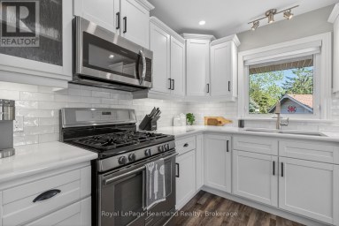 86 HURON STREET W South Huron (Exeter) Ontario photo 13