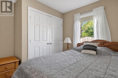 86 HURON STREET W South Huron (Exeter) Ontario photo 20