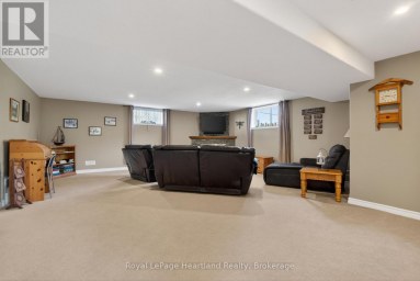 86 HURON STREET W South Huron (Exeter) Ontario photo 27