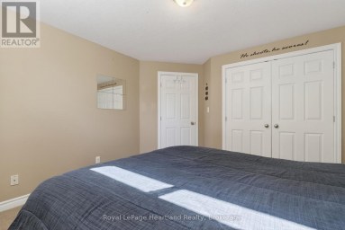 86 HURON STREET W South Huron (Exeter) Ontario photo 33