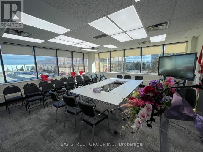 301 - 7030 WOODBINE AVENUE, Markham (Milliken Mills West), Ontario, L3R6G2