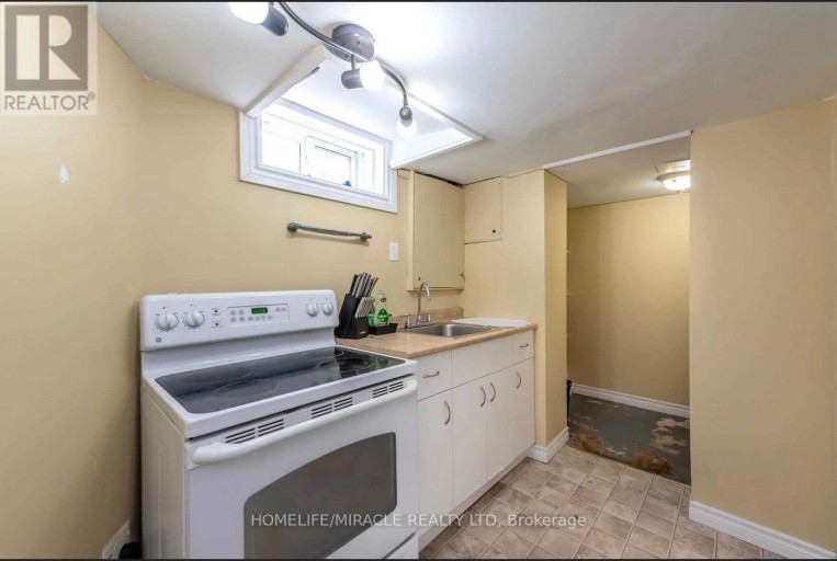 BSMT - 90 TUPPER DRIVE, Thorold (Confederation Heights), Ontario, L2V4C8