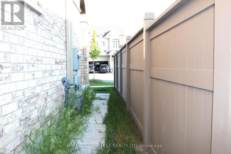 35 MERRIMAC DRIVE, Brampton (Bram West), Ontario, L6Y6K4