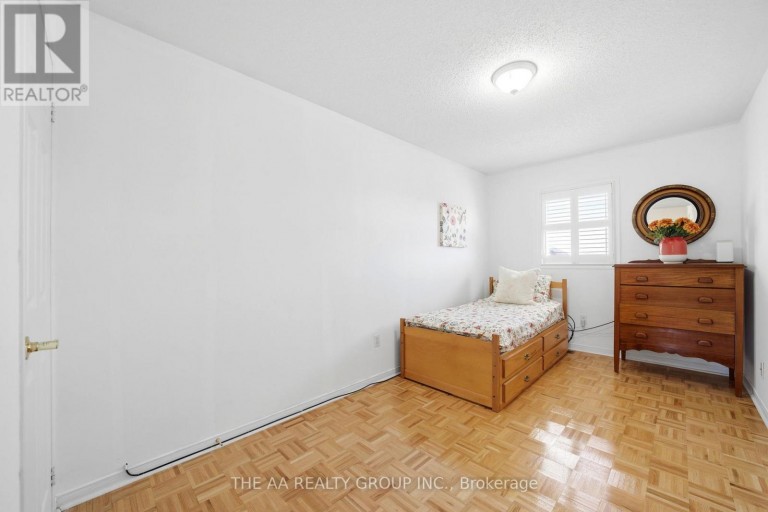 93 SAN GABRIELE PLACE, Toronto (Humber Summit), Ontario, M9L3A5