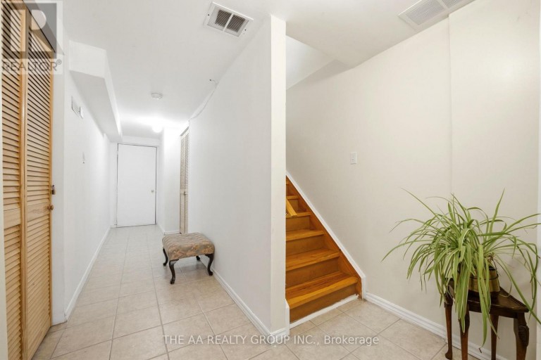 93 SAN GABRIELE PLACE, Toronto (Humber Summit), Ontario, M9L3A5
