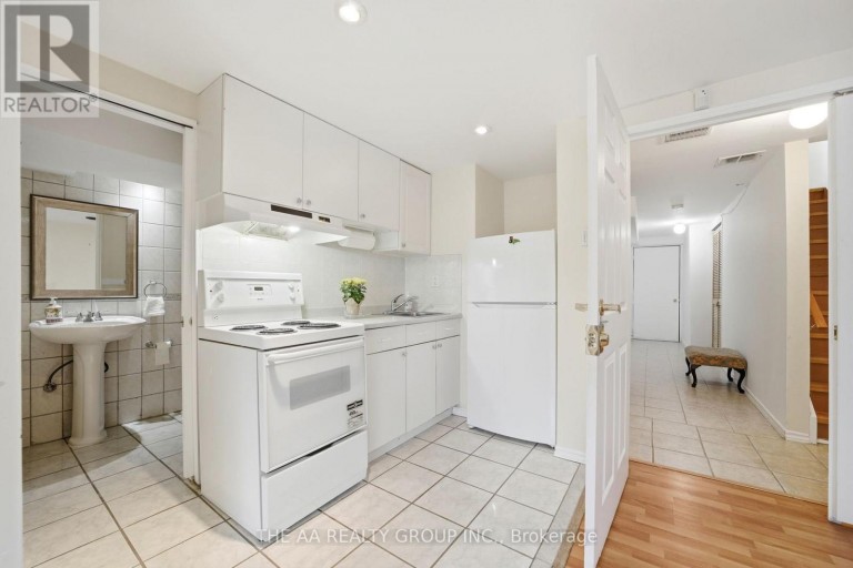 93 SAN GABRIELE PLACE, Toronto (Humber Summit), Ontario, M9L3A5