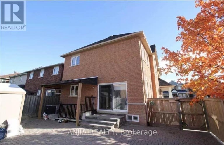 24 JENMAT DRIVE, Markham (Greensborough), Ontario, L6E2A8