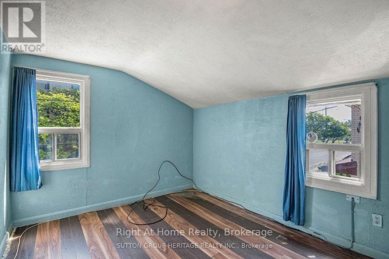 238 ALBERT STREET, Oshawa (Central), Ontario, L1H4R5