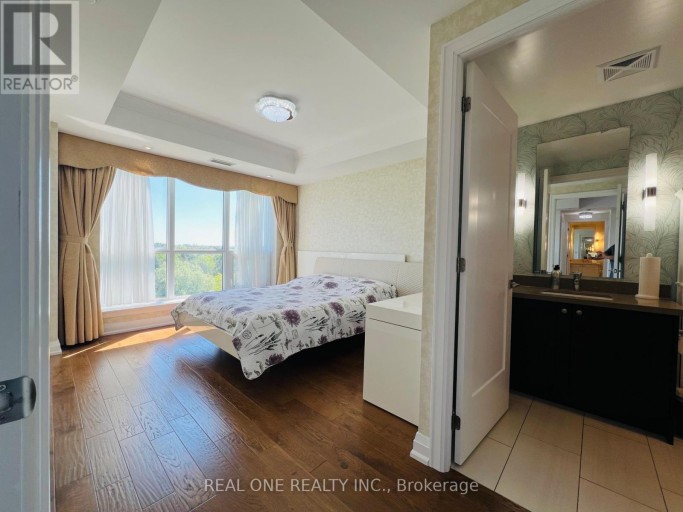 612 - 15 STOLLERY POND CRESCENT, Markham (Angus Glen), Ontario, L6C0Y4