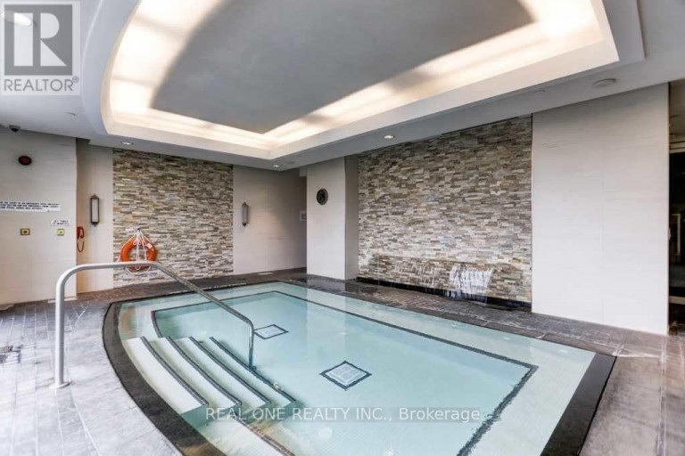 612 - 15 STOLLERY POND CRESCENT, Markham (Angus Glen), Ontario, L6C0Y4
