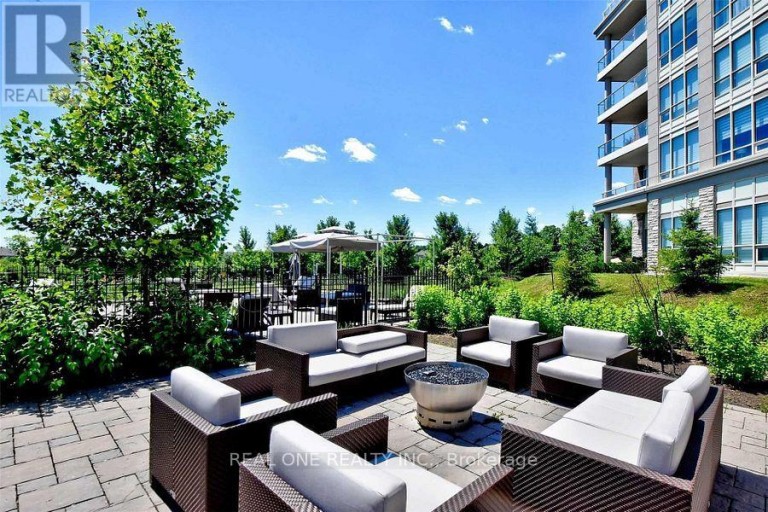 612 - 15 STOLLERY POND CRESCENT, Markham (Angus Glen), Ontario, L6C0Y4