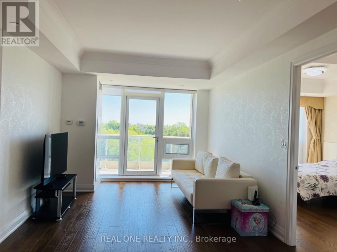 612 - 15 STOLLERY POND CRESCENT, Markham (Angus Glen), Ontario, L6C0Y4
