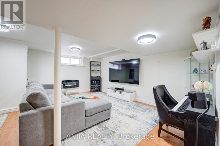 24 FRIAR TUCK ROAD, Markham (Bullock), Ontario, L3P1L9