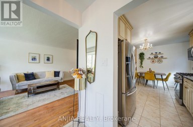 24 FRIAR TUCK ROAD Markham (Bullock) Ontario photo 8