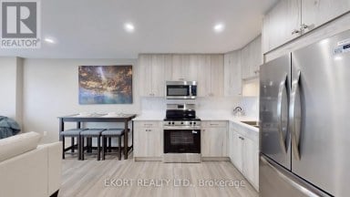 201 - 156A WIMS WAY Belleville (Thurlow Ward) Ontario photo 2