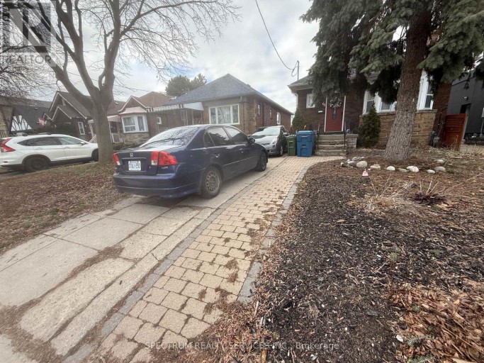 LOWER LEVEL - 54 DELEMERE AVENUE, Toronto (Rockcliffe-Smythe), Ontario, M6N1Z7