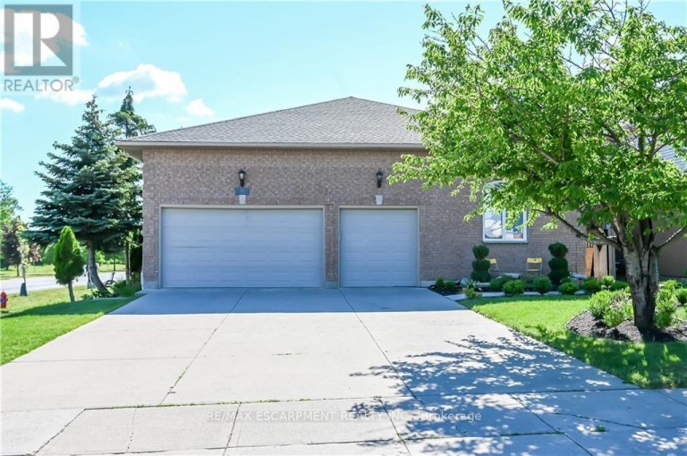 LOWER - 296 WINTERBERRY DRIVE, Hamilton (Stoney Creek), Ontario, L8J2N5