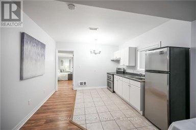 LOWER - 296 WINTERBERRY DRIVE Hamilton (Stoney Creek) Ontario photo 12