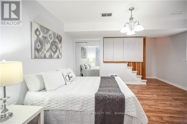 LOWER - 296 WINTERBERRY DRIVE Hamilton (Stoney Creek) Ontario photo 15