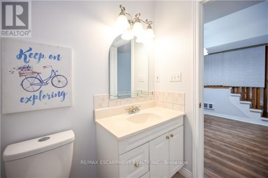 LOWER - 296 WINTERBERRY DRIVE Hamilton (Stoney Creek) Ontario photo 22