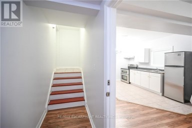LOWER - 296 WINTERBERRY DRIVE Hamilton (Stoney Creek) Ontario photo 24
