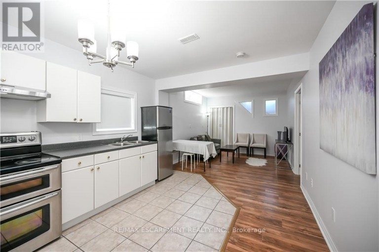 LOWER - 296 WINTERBERRY DRIVE, Hamilton (Stoney Creek), Ontario, L8J2N5