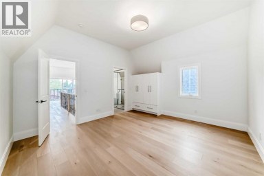 2034 52 Avenue SW Calgary Alberta photo 25