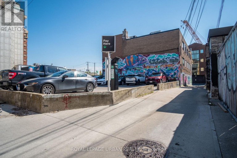 638 DANFORTH AVENUE, Toronto (Playter Estates-Danforth), Ontario, M4K1R3