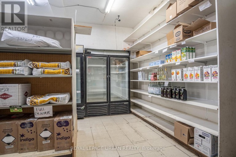 638 DANFORTH AVENUE, Toronto (Playter Estates-Danforth), Ontario, M4K1R3