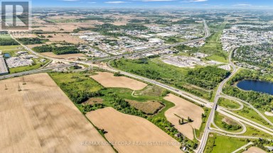 745 CHELTON ROAD London South (South U) Ontario photo 46