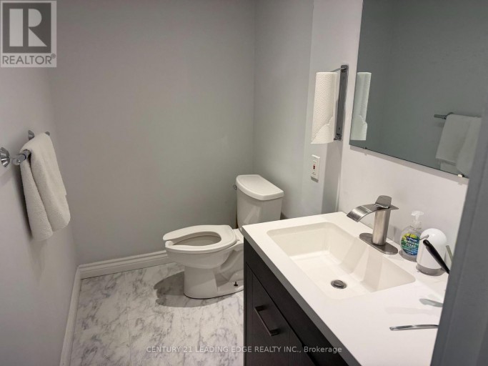 120 WILLOWDALE AVENUE, Toronto (Willowdale East), Ontario, M2N4Y2