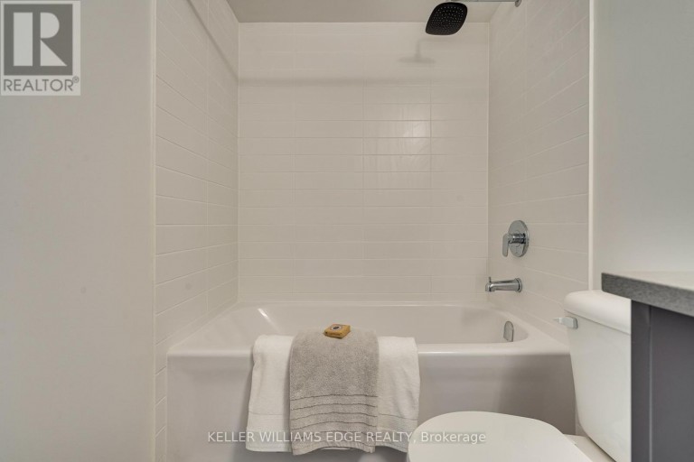 B323 - 1119 COOKE BOULEVARD, Burlington (LaSalle), Ontario, L7Y0C7